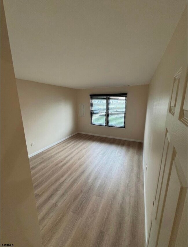 Building Photo - 3503 Woodlands Dr