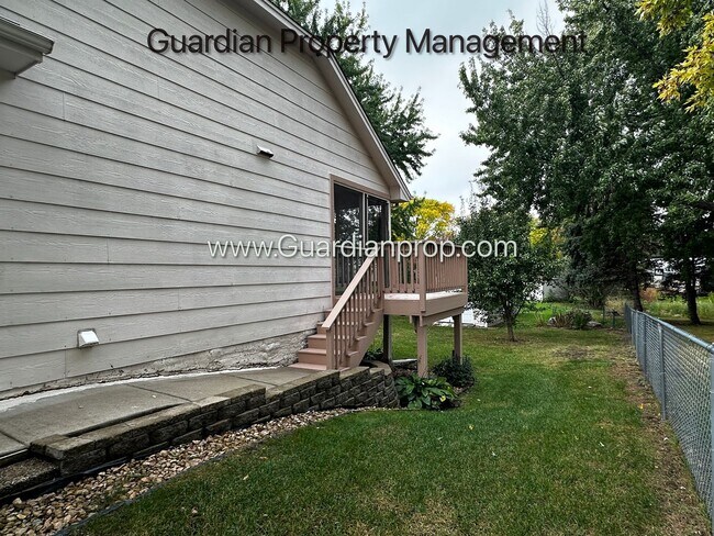 Building Photo - Maple Grove Single Family Home, 2 Car Garage, Dishwasher, Solar, Available Now
