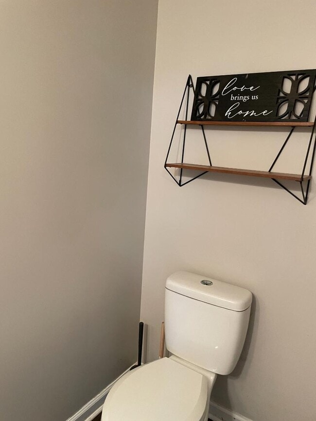 Building Photo - 385 Old Epps Bridge Rd