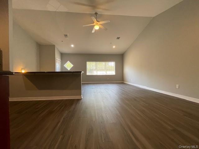 Building Photo - 112 Centre Ct