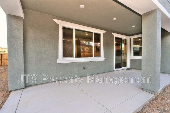 Building Photo - 3349 Hedgerow Ct