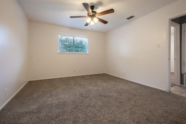Building Photo - 9009 Sawtooth Ln