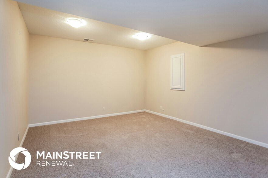 Building Photo - 807 E Rockville Terrace