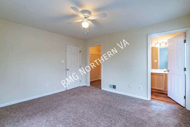 Building Photo - 5819 Pearson Ln