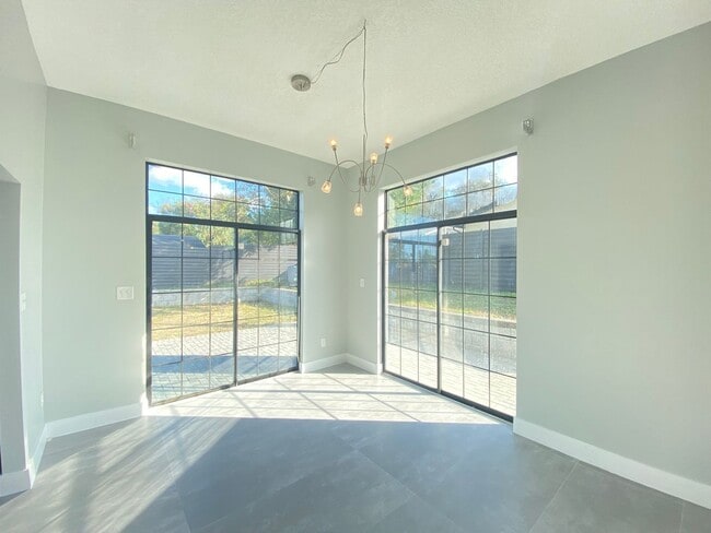 Building Photo - 13245 Shore Dr