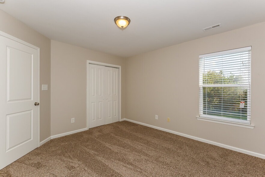 Building Photo - 5721 Verrazano Dr