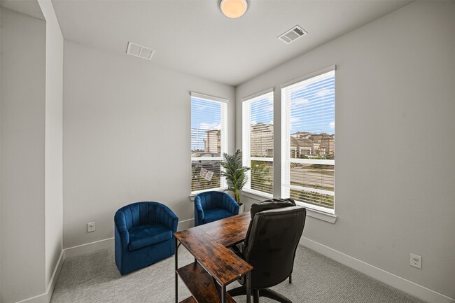 Building Photo - 16631 Lake Austin St