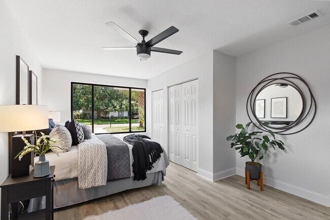 Building Photo - WELCOME TO YOUR NEW BRIGHT CHEERFUL UPDATED HOME