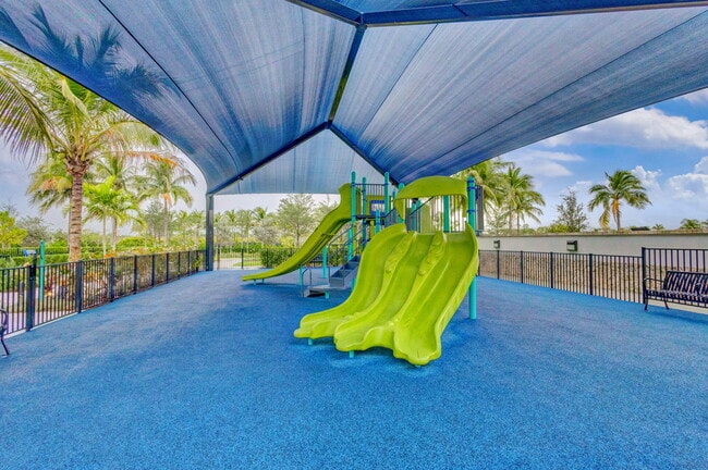 Building Photo - 9288 Crestview Cir