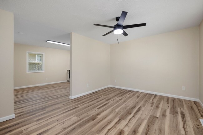 Building Photo - 1649 N Patterson Ave