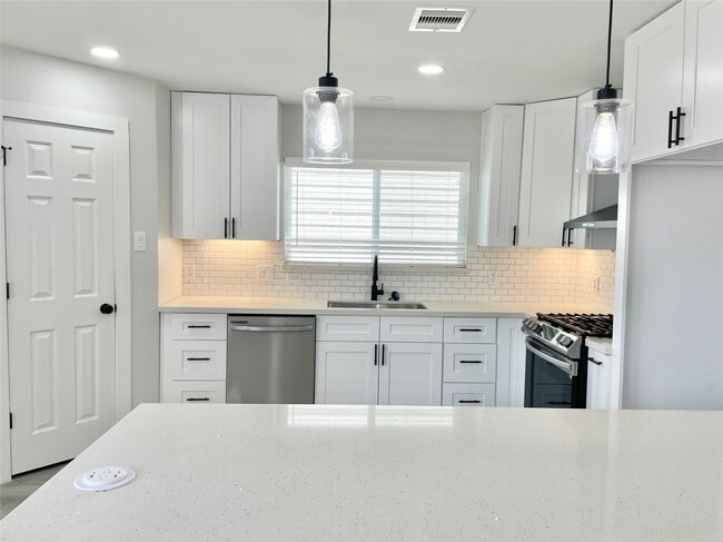 Building Photo - 20919 Hall Colony Ct