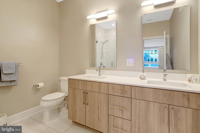 Building Photo - 145 Riverhaven Dr