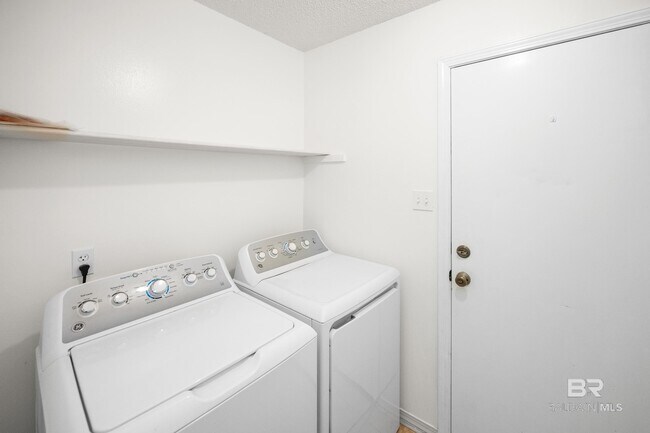 Building Photo - 2776 Santa Rosa Cir