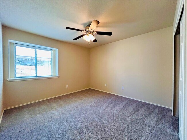 Building Photo - 468 Clarence Ct