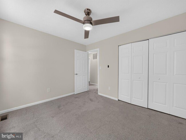 Building Photo - 801 High Plain Dr