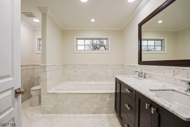 Building Photo - 2114 Elizabeth Ave