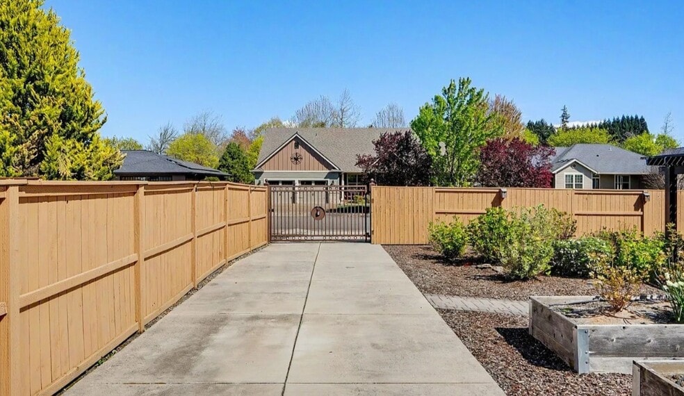Building Photo - 2981 NE Kindsey Ln
