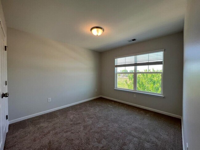 Building Photo - 512 Laurel Walk Ln