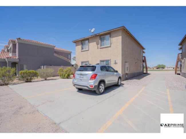 Building Photo - 50% OFF FIRST MONTH'S RENT MOVE IN SPECIAL...