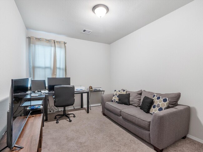 Building Photo - 10811 Violet Bloom Dr