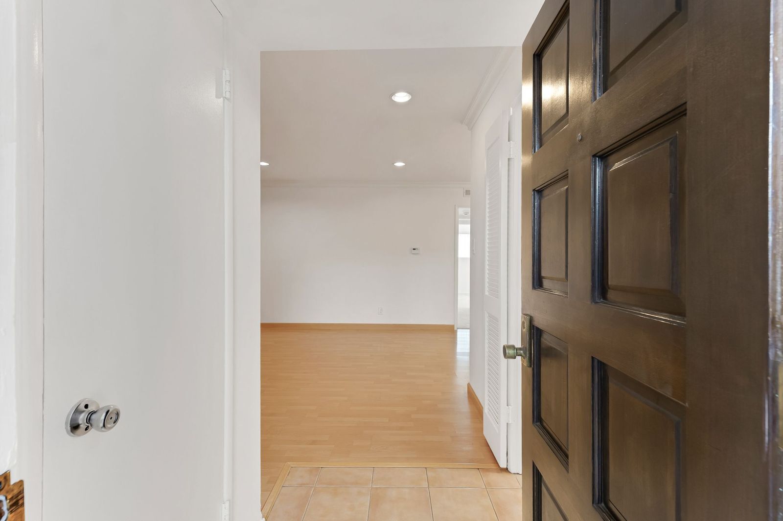 Building Photo - 4950 Louise Ave