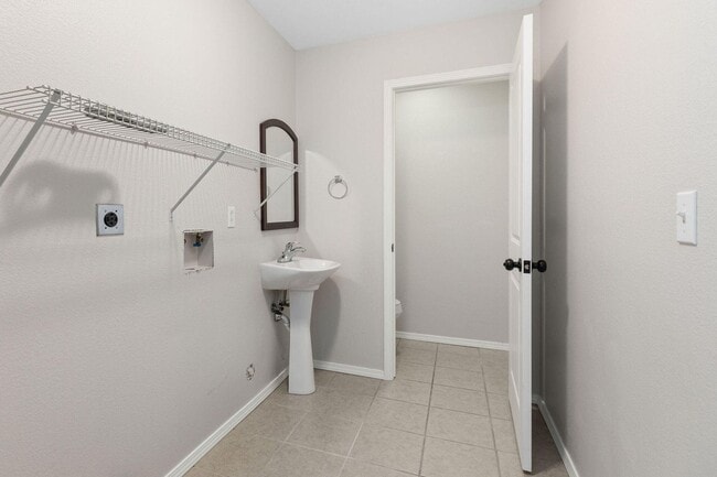 Building Photo - 1297 Hillcrest Pl