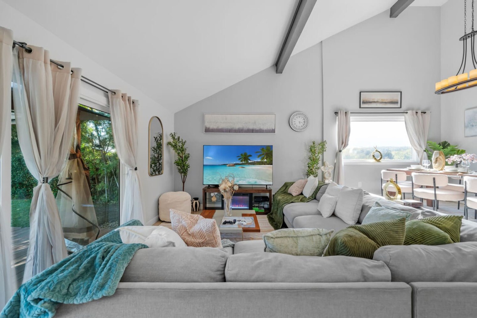 Building Photo - 9737 Benavente Pl