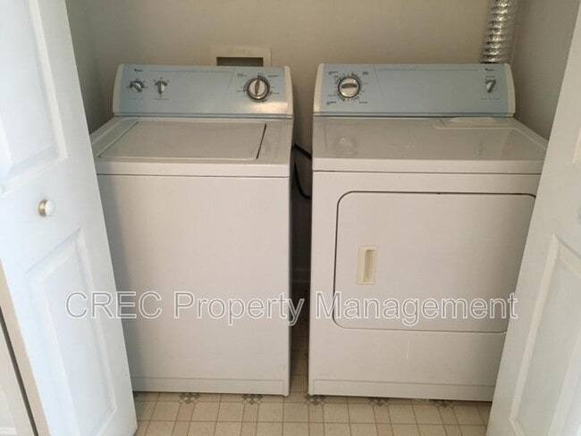 Building Photo - 146 Darcy Ave