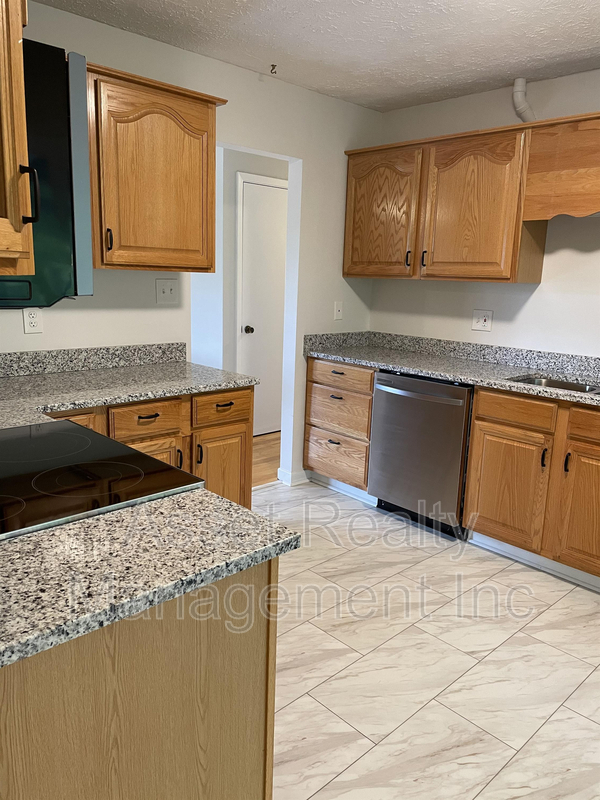 Building Photo - 608 Augustan Ln