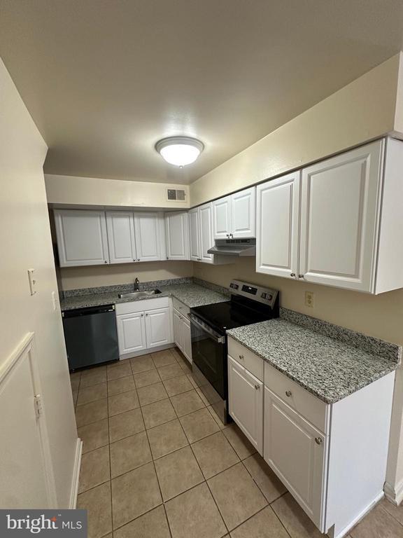 Building Photo - 4655 Logsdon Dr