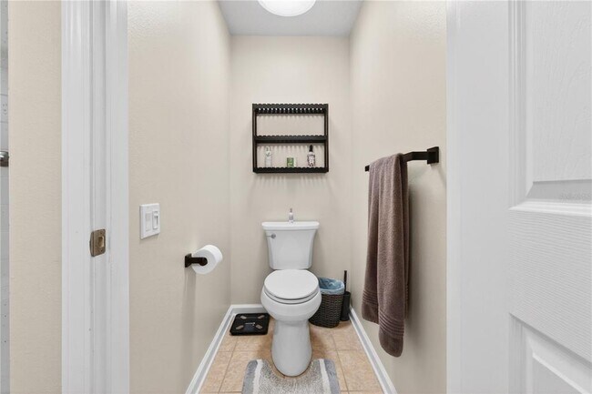Building Photo - 852 Lantern Way