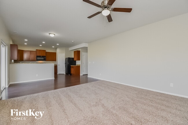Building Photo - 6632 Kearsarge Dr