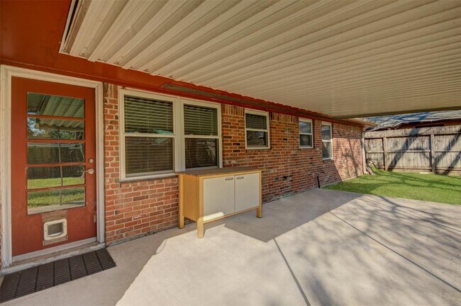 Building Photo - 2318 Haverhill Dr