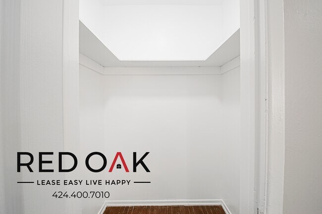 Building Photo - 436 Normandie Pl