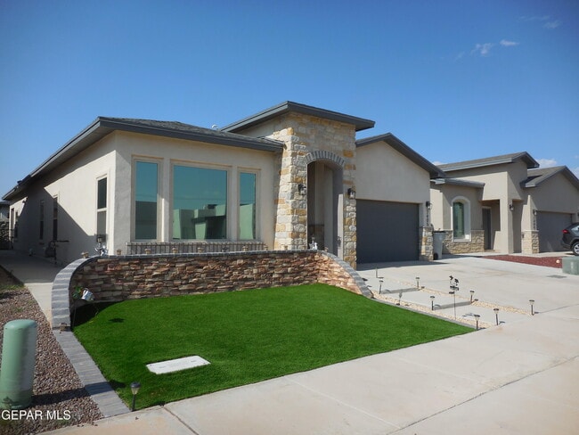 Building Photo - 7405 Norte Portugal Ln