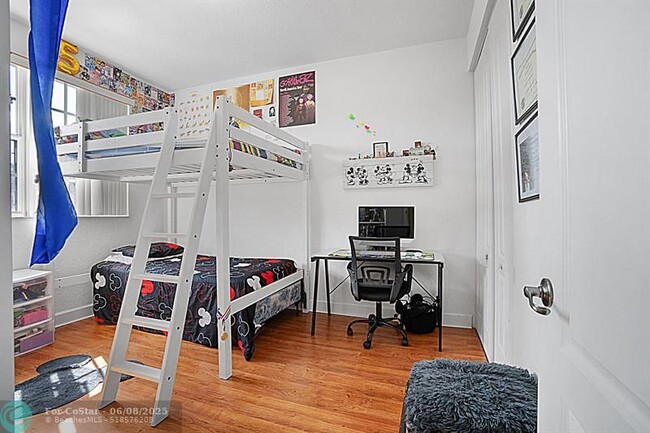 Building Photo - 619 SW 147th Ave
