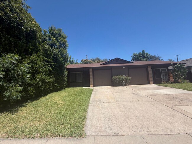 Building Photo - 6172 Peoria Dr