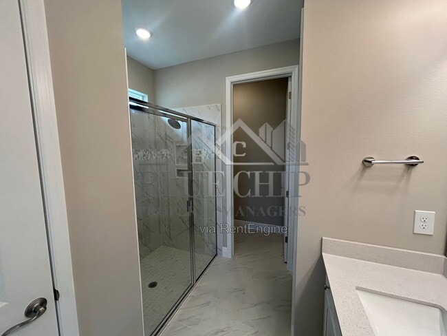 Building Photo - 1008 British Cir