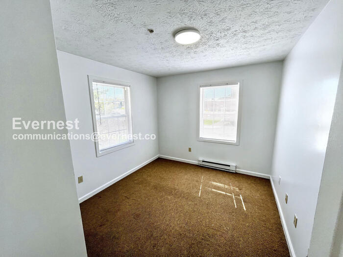 Building Photo - 2 Bob Cat Ct