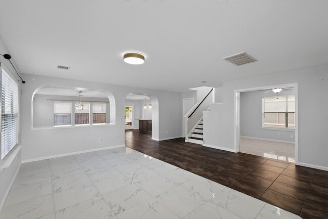 Building Photo - 331 Mantova Dr