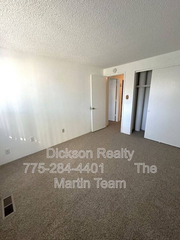 Building Photo - 1706 London Cir