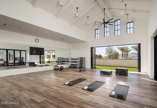 Building Photo - 11300 N Casa Dega Dr