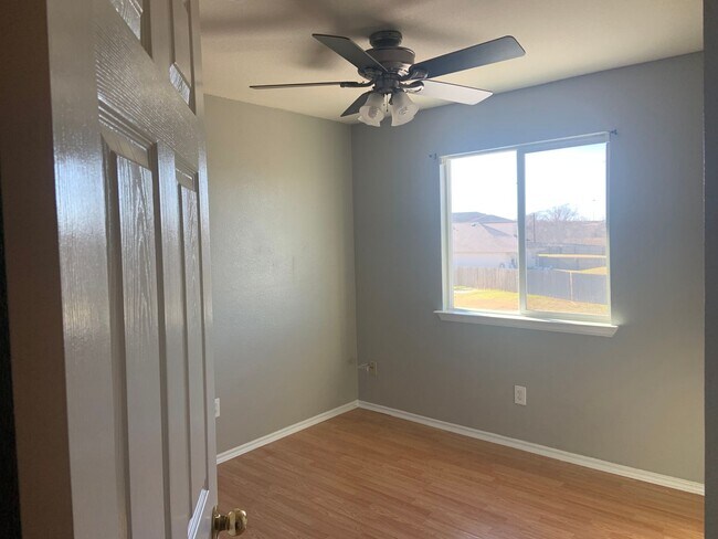 Building Photo - 4915 Allegany Dr