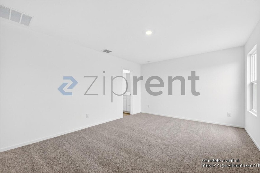 Building Photo - 6813 Haines Dr