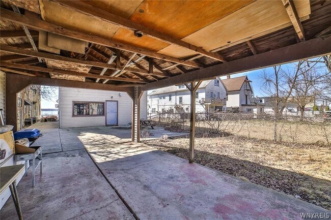 Building Photo - 2877 Niagara St