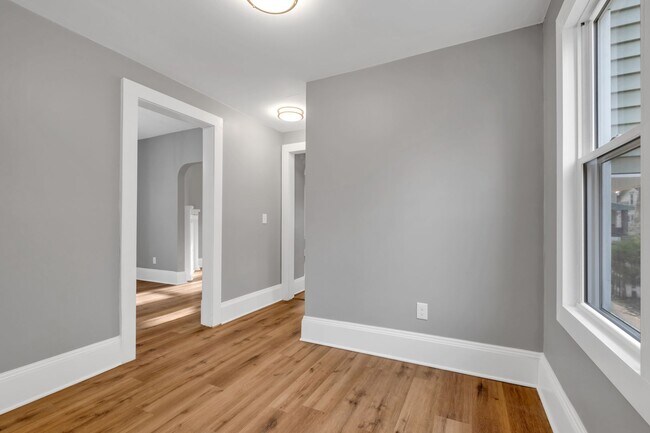 Building Photo - Fully renovated house located on Cleveland...