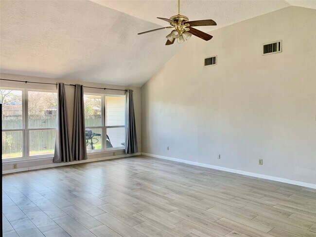 Building Photo - 2903 Bentley Ct