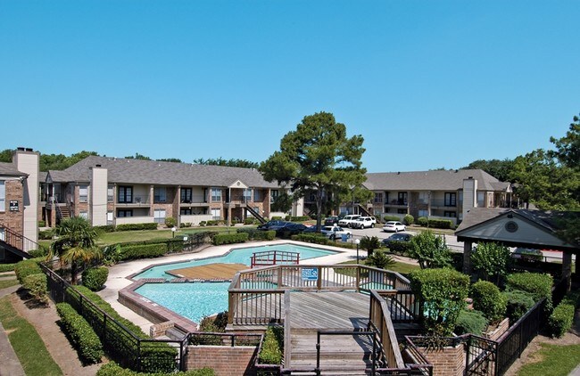 Fall Lake Apartments Houston, TX Apartment Finder