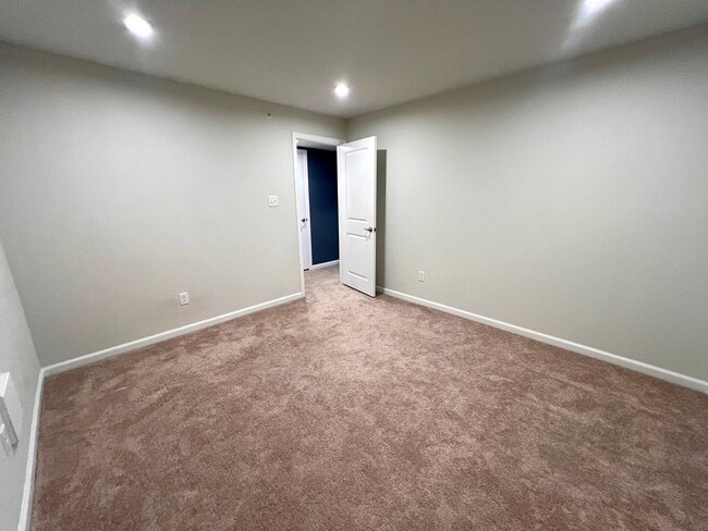 Building Photo - 3 Bed 3 Bath- Mars PA
