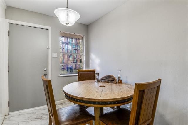 Building Photo - 2817 Cumberland Dr